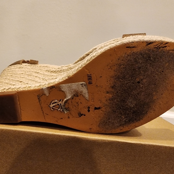 VC by Vince Camuto metallic platform shoes - Picture 4 of 15